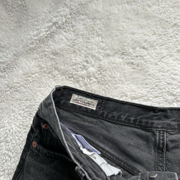 Levi’s Women’s Black‎ 501 Shorts In Sz 29 - Picture 4 of 9